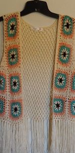 Fringe crochet sleeveless cardigan